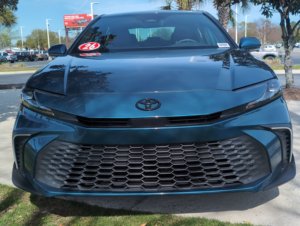 Toyota Camry SE Ocean Gem FWD 2026 Usado en Buen Estado - Product Image 3