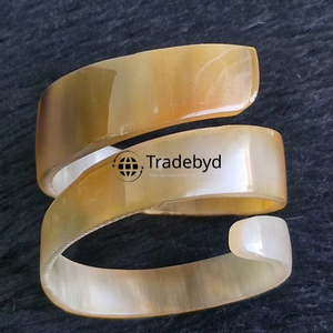 กำไลข้อมือฝังลายกระดูก ดีไซน์ทันสมัย พรีเมียม ของขวัญสำหรับทุกเพศ โดย Tradebyd - Product Image 3