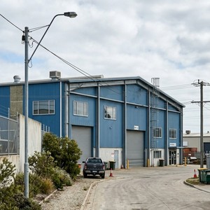 Hangar à structure en acier à très longue portée pour ailes d'éoliennes et équipements d'énergie renouvelable - Product Image 2