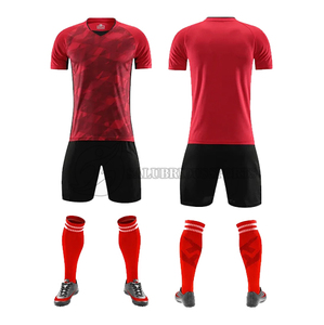 Conjunto Deportivo de Fútbol Personalizado de Alta Calidad de Secado Rápido para Adultos Unisex, Camiseta y Pantalones Cortos con Logotipo Impreso por Transferencia de Calor, 100% Poliéster - Product Image 4
