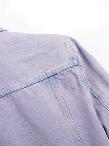Chaqueta Vaquera Azul Claro Desgastada y Transpirable, Hecha a Medida, Estilo Casual, con Botones, Corte Regular, para Primavera - Product Image 5