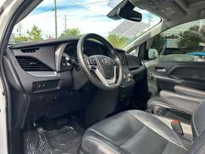 Sienna SE 7 places 2018, conduite à gauche, 1-25 000 miles, 200-250 ch, 400-500 Nm, kilométrage 2021-2023, sans accident, occasion. - Product Image 2