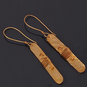 Boucles d'oreilles en laiton plaqué or 18 carats faites à la main Nouvelle arrivée Bijoux à la mode de qualité supérieure à un prix raisonnable pour les fêtes et les cadeaux - Product Image 3