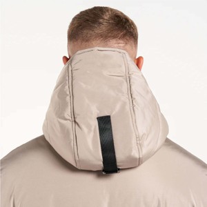 Chaqueta de poliéster para hombre con espalda ventilada y propiedades de absorción de humedad para uso activo - Product Image 4