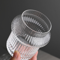 Gobelet en verre à whisky avec logo personnalisé d'usine en gros Verres à boire pour restaurant martelés et à texture irrégulière