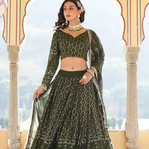 Dernier concepteur Faux Georgette Heavy Thread Sequence Work Lehenga Choli par Fab Zone - Product Image 2