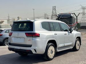 NUEVO 2025 A YOTA LC300 VXR 4X4 3.5L 409HP V8 TRANSMISIÓN AUTOMÁTICA DE 10 VELOCIDADES DE GASOLINA DE A ESTRENAR - Product Image 4