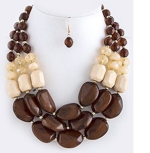 Gran oferta, joyería de moda para mujer, diseño personalizado, resina acrílica, colgante geométrico, estilo Ángel colorido, venta al por mayor, joyería con abalorio - Product Image 1