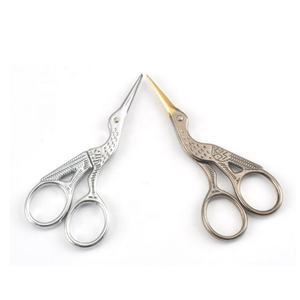 Tijeras de estilo Garza de acero inoxidable de primera calidad para arte de uñas tijeras de bordado en forma de cigüeña Color personalizado OEM Etiqueta Privada - Product Image 2