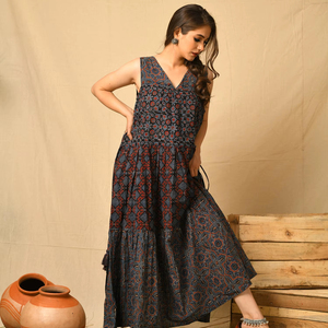 Bohème Ajrakh Imprimé 100% Coton Maxi Robe Artisanale Ethnique Long Volant Motif Géométrique pour Rust Fusion Indigo Casual - Product Image 1