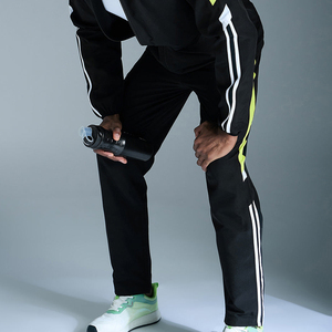 Ensemble 2 pièces de jogging zippé pour l'hiver personnalisé survêtement en polyester et nylon survêtements coupe-vent pour hommes - Product Image 4