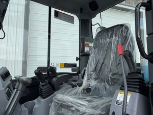 Excavadora Compacta Kubota KX040-4, Miniexcavadora Diésel de 42.4 HP |   Mini Excavadora Hidráulica de 4 Toneladas, Excavadora Compacta de Orugas Hidráulicas - Product Image 4