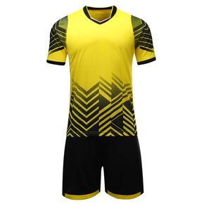Ensemble de maillot de football sublimation personnalisé à la mode OEM ensembles de vêtements de football personnalisés ensembles d'uniformes de football avec logo et design - Product Image 6