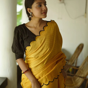Étnico Gadhawal Chex Saree con Arca Work y algodón ajustable cosido Lucknowi blusa al por mayor proveedor tradicional - Product Image 1