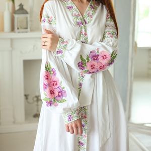 Robe en lin Vyshyvanka, robe folklorique ukrainienne brodée Netin, PJ 0015, tenue pour femmes faite à la main - Product Image 2