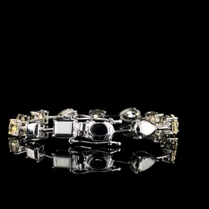 Radiant 14KT Lab Grown Fancy Color Diamond Pulsera Forma de pera Joyería nupcial por K Samyak Diamond India Box Embalado Pedidos personalizados - Product Image 2