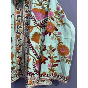 Manteau d'hiver à broderie florale ouzbek pour hommes femmes veste en tissu de canard en coton fait à la main Style Hippie à point ouvert tricoté pour l'automne - Product Image 3