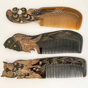 HIGHT COLORS CORNE BUFFALO PEIGNES EN GROS Peignes en corne antistatiques naturels pour les cadeaux de vacances par l'artisanat en croissant - Product Image 1