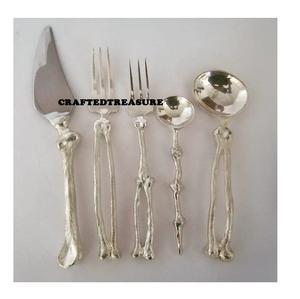 Cuillère à manche en or noué en acier inoxydable Couverts de designer tendance pour la cuisine Cuillère de service élégante pour table à manger - Product Image 5