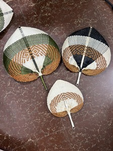 Abanico de Mano de Hoja de Palma, Hecho a Mano, Vintage - Product Image 4