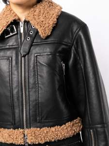 Veste d'hiver en fausse fourrure pour femmes Veste de moto chaude personnalisée en peau de mouton à grand revers - Product Image 3