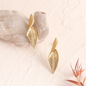 Orecchini con perno in acciaio inossidabile di tendenza gioielli di moda 18K placcato in oro orecchini di design gioielli all'ingrosso - Product Image 2