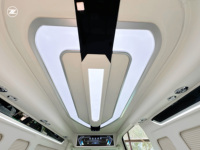 Fourgonnette Hiace d'occasion personnalisée 7 places |   Sièges en cuir automatiques à essence, pneus R16, caméra arrière 360° |   Édition Entreprise Blanche
