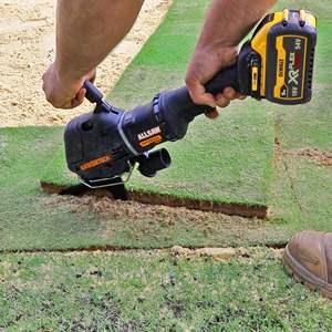 Kit de Herramientas Inalámbricas de 60V para Jardinería - XL de Uso General y Cuchillas para Césped, Alimentadas por Batería - Product Image 2