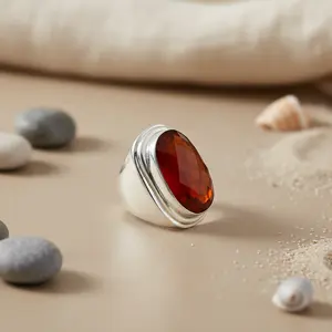 Anillo de Cornalina Chapado en Oro con Diseño Geométrico de Titanio y Aleación para Hombre - Product Image 1