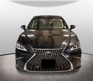 Increíble Lexus ES 350 FWD 2023 Usado en Perfectas Condiciones con Bajo Kilometraje en Existencia, Ofrecido a una Fantástica Oferta que No Querrás Perder - Product Image 1
