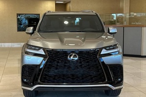 รถเล็กซัส LX 700 รุ่นใหม่ล่าสุดจากแบรนด์ของเรา พร้อมเครื่องยนต์ทวินเทอร์โบ กำลัง 457 แรงม้า และแรงบิด 583 ปอนด์-ฟุต - Product Image 2