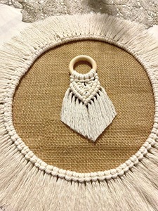 Anneau de serviette tissé au style charmant pour une décoration élégante de table à manger à domicile, utilisation quotidienne et réception d'invités avec une finition texturée naturelle - Product Image 1