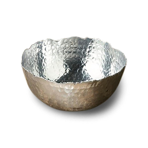 Bol rond de décoration de maison exclusivement conçu en fonte d'aluminium plat de service bol en aluminium martelé pour des événements ou une fête de fête - Product Image 1