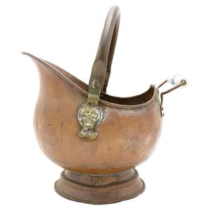 Cubo de carbón de cobre de estilo Heritage con cuerpo martillado y líneas suaves hechas para uso a largo plazo en hogares - Product Image 1