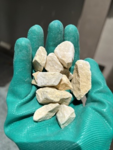 ก้อนกรวดหินอ่อนสีเหลืองบดคุ้มค่าใช้จ่ายใช้งานได้อเนกประสงค์ในสวนติดตั้งงานศิลปะและห้องน้ำกลางแจ้ง - Product Image 3