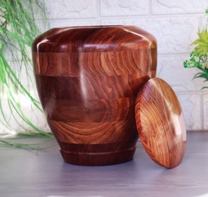 Urne funéraire en bois moderne, artisanale et décorative, 20x26cm, fabriquée au Vietnam, pour grossistes - Product Image 4