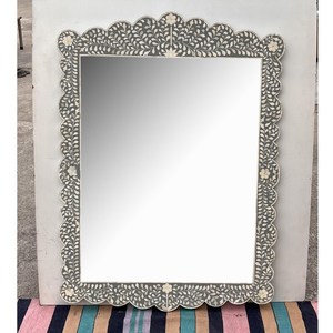 Elegante Marco de Espejo de Pared Moderno con Incrustaciones de Hueso, Espejo Decorativo de Madera Ecológico Hecho a Mano para Hogares, Hoteles, Boutiques y Cafeterías - Product Image 1