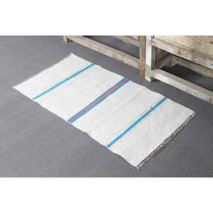 Alfombra Turca Vintage Kilim Pequeña de 1.7x3.2 pies, Alfombra Blanca Sólida de Lana - Product Image 4