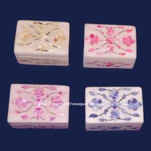 El mejor mayorista indio de productos de mármol, caja de incrustaciones de mármol blanco puro con material de nácar, uso para joyero, embalaje de regalo - Product Image 2