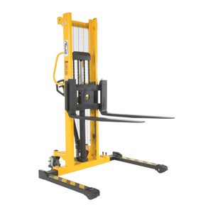 Apilador manual de alta eficiencia con capacidad de 2000 lb y patas/tenazas ajustables en la categoría de apiladores y elevadores de palets nuevos - Product Image 1