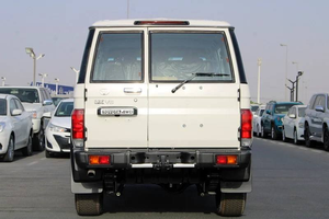 Vente aux enchères de Toyota Land Cruiser 76 série LX V6 V8 SUV d'occasion 2024 2025, faible kilométrage, en bon état de marche - Product Image 4