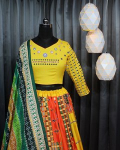 El último diseñador de impresión digital Navratri Lehenga Choli elegante traje étnico tradicional con Dupatta fiesta y boda desgaste - Product Image 6