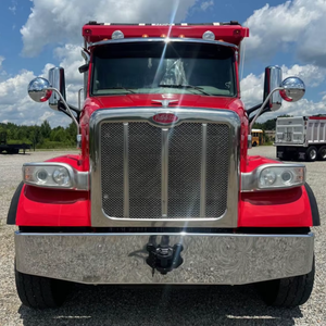 Camion benne d'occasion très demandé, modèles 2021-2022, Peterbilt 567, tri-essieux, 510 CV, boîte automatique 6 vitesses, prêt à l'emploi - Product Image 1