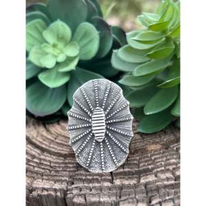 Anillo Coleccionable de Plata Esterlina con Diseño Navajo, Talla 9.25 - Product Image 1