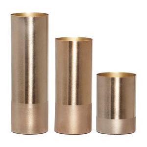 El florero de hierro para decoración del hogar presenta una silueta elegante y moderna y un acabado de metal texturizado que gira la decoración diaria - Product Image 4