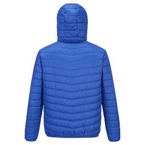 Venta caliente para hombre con capucha chaqueta hinchada listo para viajar, puños elásticos acolchados aislados dobladillo mayorista OEM exportador de fábrica - Product Image 4