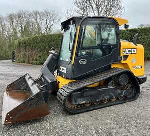 Minicargadora de orugas JCB 300T 4x4 diésel con cucharón y gran potencia de excavación para construcción y manipulación de materiales - Product Image 5