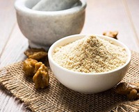 Poudre d'Asafoetida pure haute en vente pour l'amélioration de la saveur Cuisine végétalienne et remèdes à base de plantes d'Inde