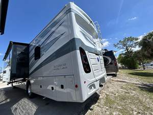 Prix bas 2025 2026 – Camping-cars Holiday Rambler Vacationer légers, capacité 8 personnes, disponibles - Product Image 3