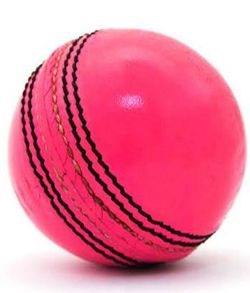 Balle de cricket professionnelle de couleur et de logo personnalisés de haute qualité en cuir dur haute densité cousu à la main pour la pratique du match - Product Image 4